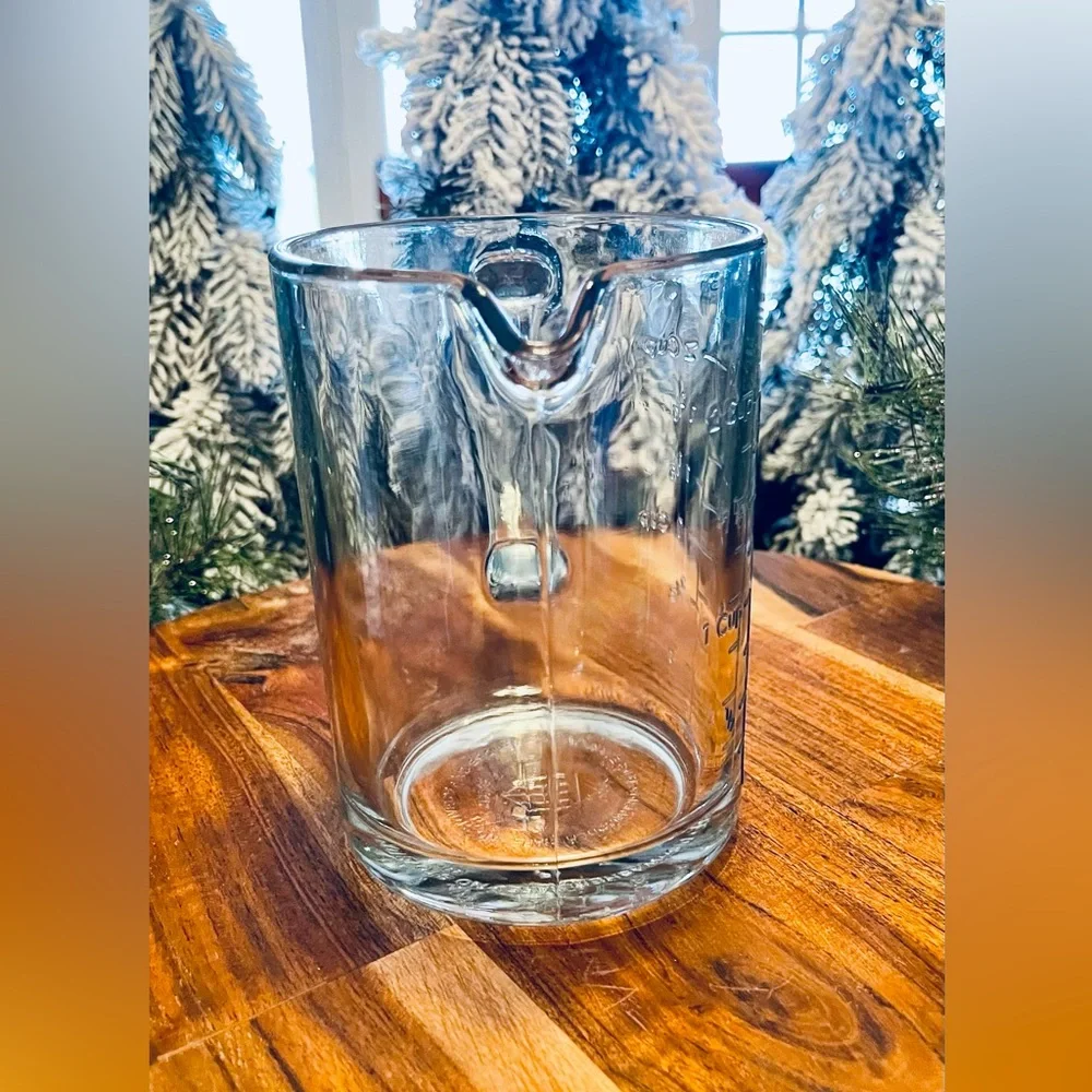 Hearth & Hand Magnolia 16oz (2cup) Embossed Glass Measuring Cup - Picture 6 of 10